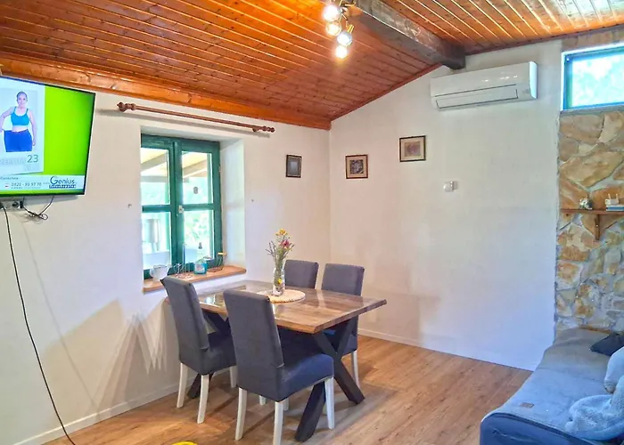 House Roko Semesterbostad *
