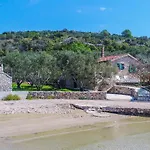 House Roko Hébergement de vacances Tkon